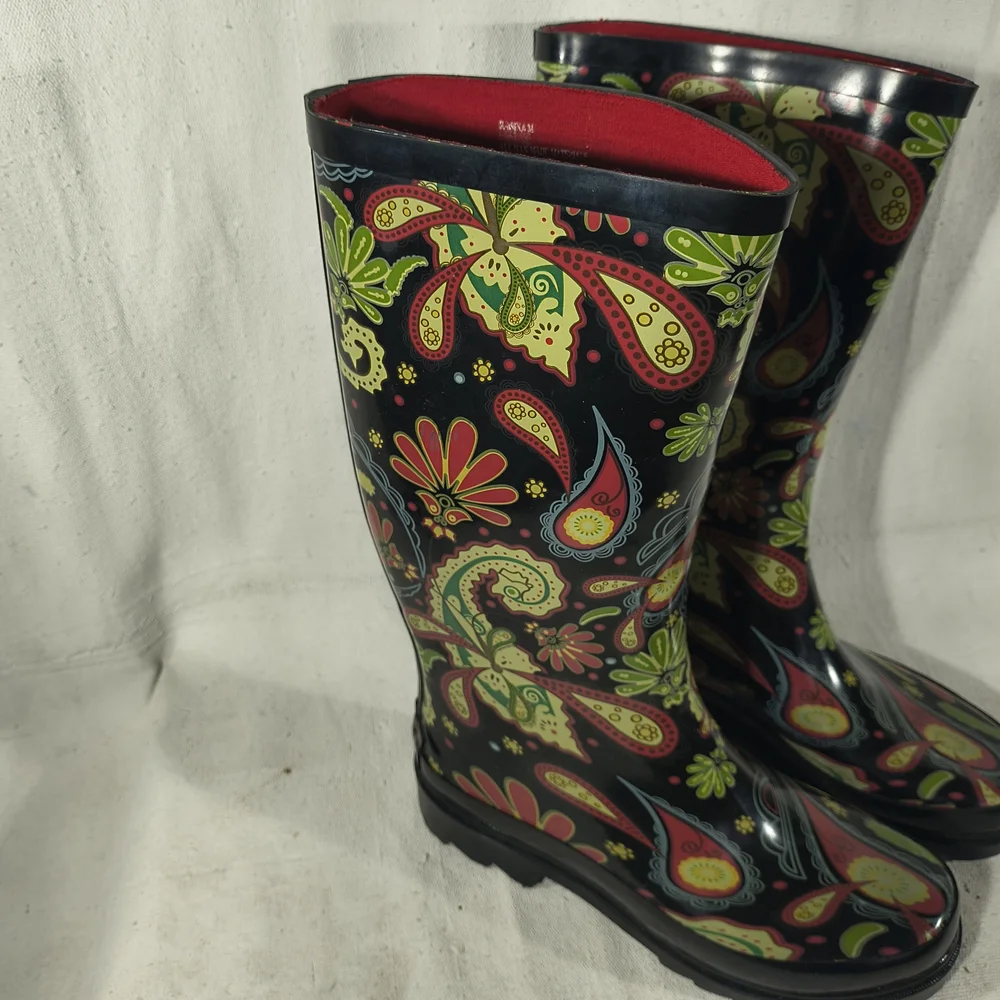 Source Unknown stylish paisley